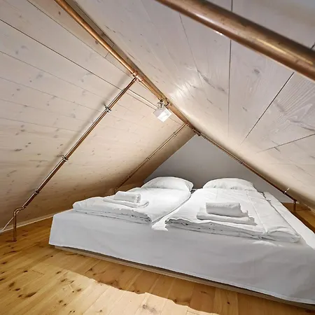 Apartment Charming Rooftop In Heart Of