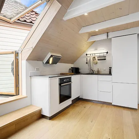 아파트 Charming Rooftop In Heart Of 스타방에르