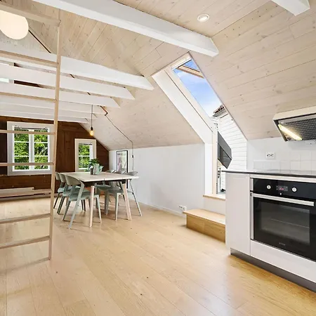 Charming Rooftop In Heart Of Apartmán