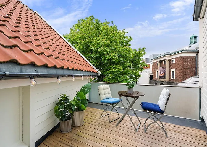 Charming Rooftop In Heart Of Lägenhet